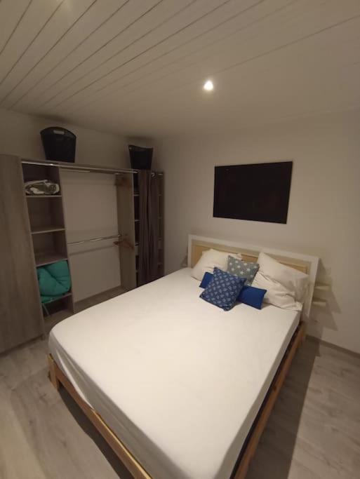 Superbe Appartement Renove A Neuf Centre Bourg Брем-сюр-Мер Экстерьер фото