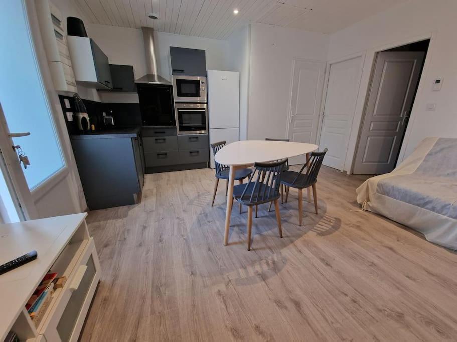 Superbe Appartement Renove A Neuf Centre Bourg Брем-сюр-Мер Экстерьер фото