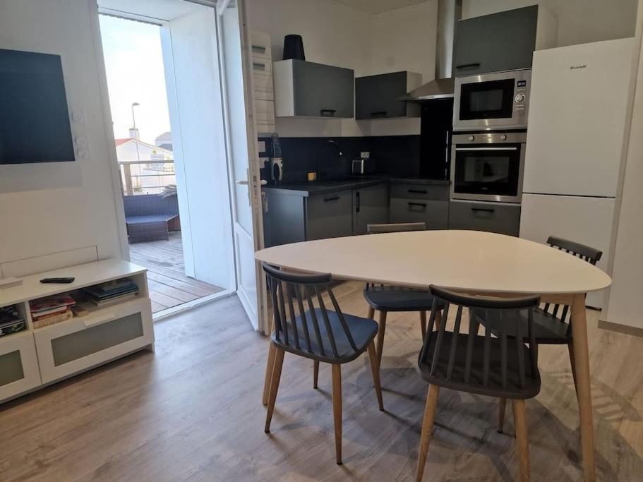 Superbe Appartement Renove A Neuf Centre Bourg Брем-сюр-Мер Экстерьер фото